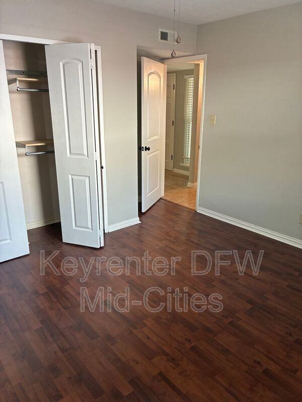 3801 Hackberry Ln - Photo 7 of 12