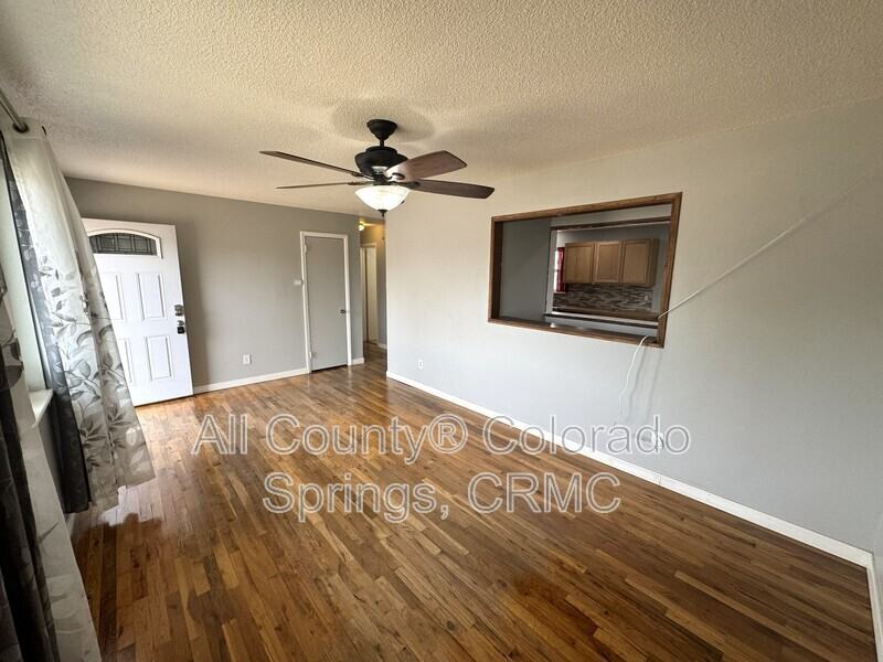 2510 Ivanhoe Dr - Photo 3 of 36
