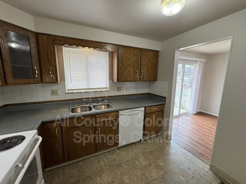 3635 Garland Ct - Photo 6 of 23