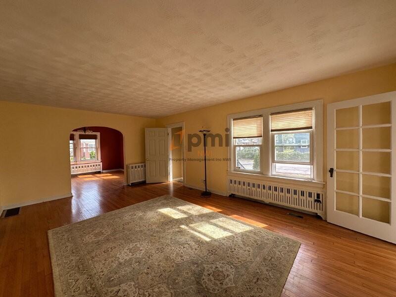 418 School St - Photo 3 of 23