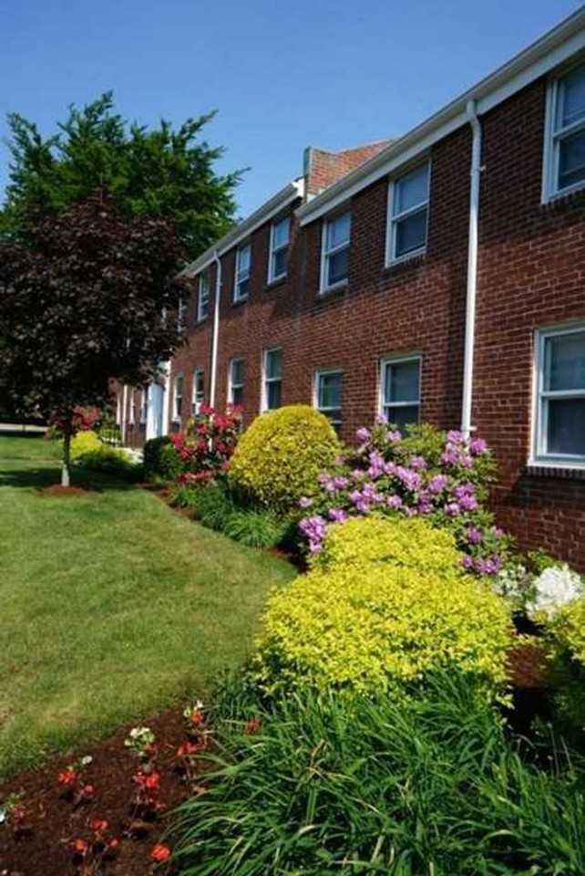 Shawomet Gardens Apartments - Photo 5 of 34