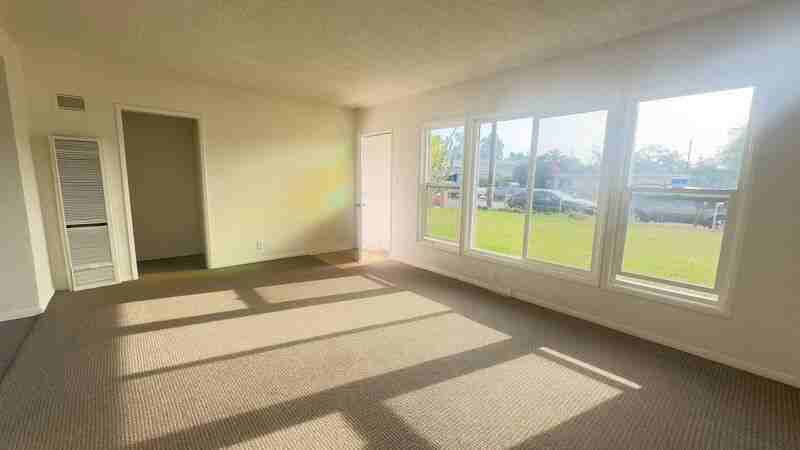 11315 Painter Ave - Photo 4 of 13