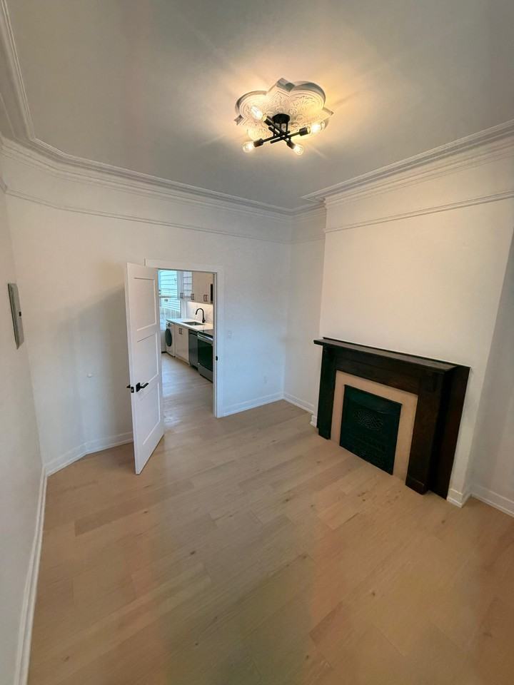 Ossington Ave & Dupont St #1 - Photo 4 of 7