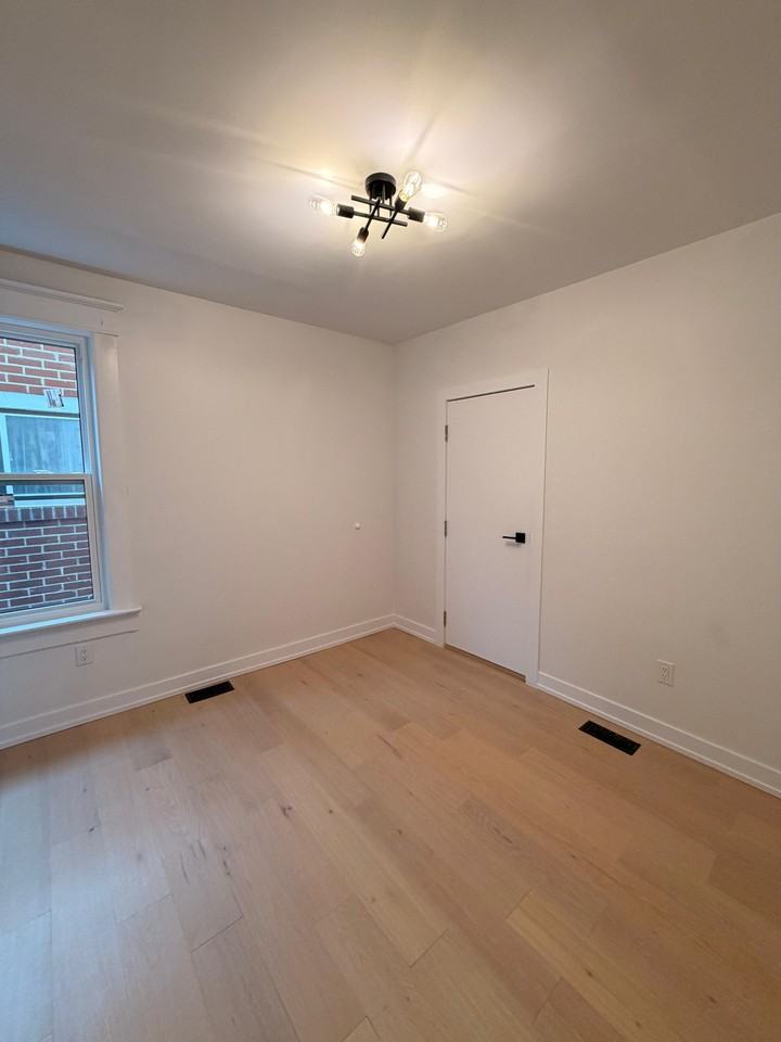 Ossington Ave & Dupont St #1 - Photo 7 of 7