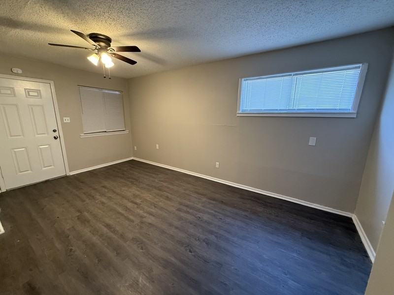 2086 Hubert Ave - Photo 2 of 21