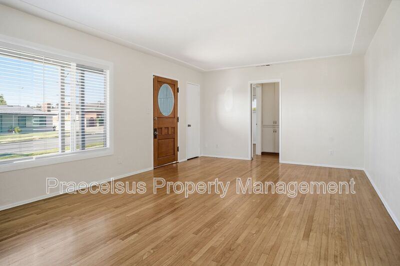 60 Davidson St - Photo 3 of 18