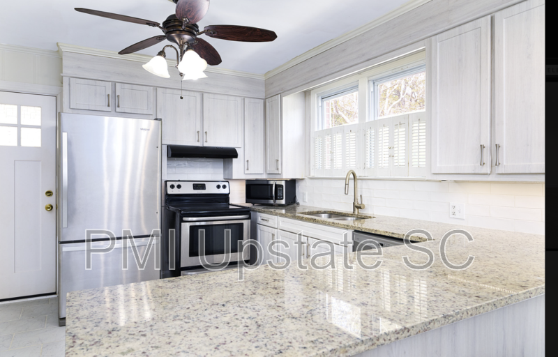 102 Tiffany Dr - Photo 5 of 23