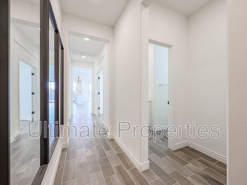 14424 W Honeysuckle Dr - Photo 3 of 29