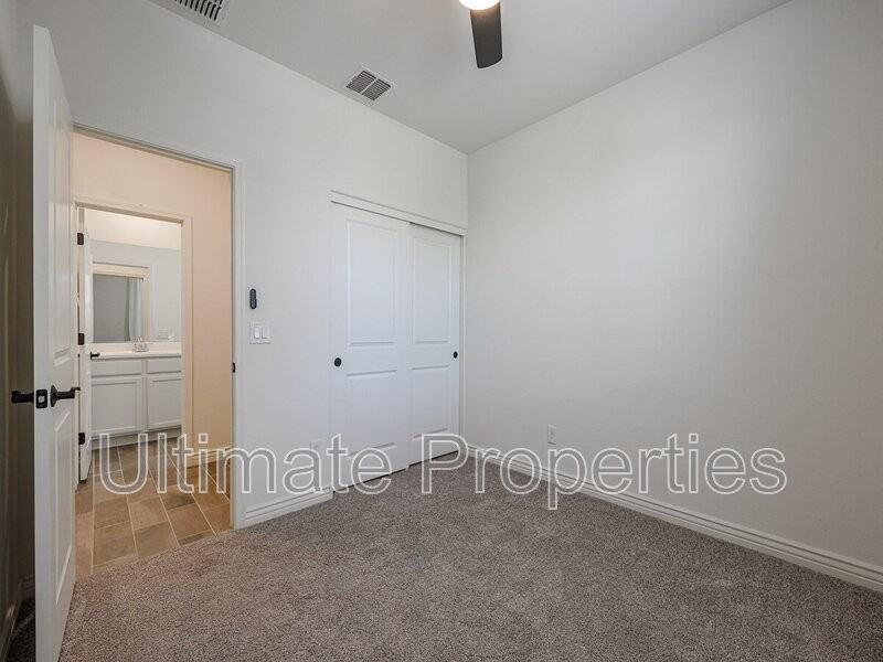 14424 W Honeysuckle Dr - Photo 5 of 29