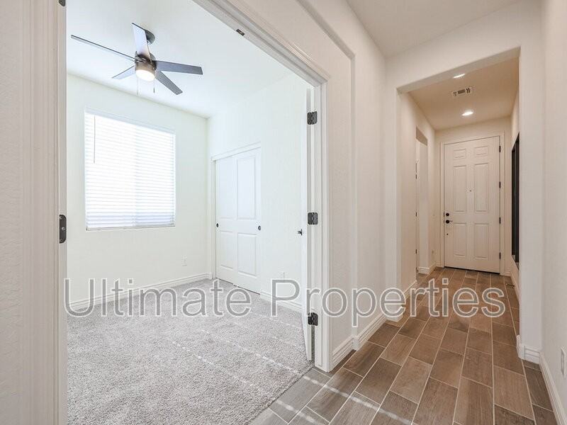 14424 W Honeysuckle Dr - Photo 7 of 29