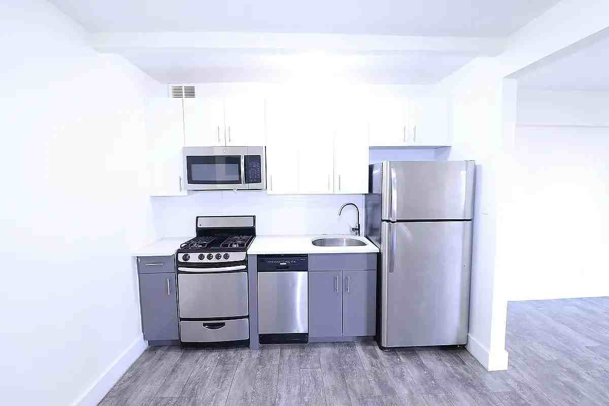 132-48 41st Road #4E - Photo 4 of 5