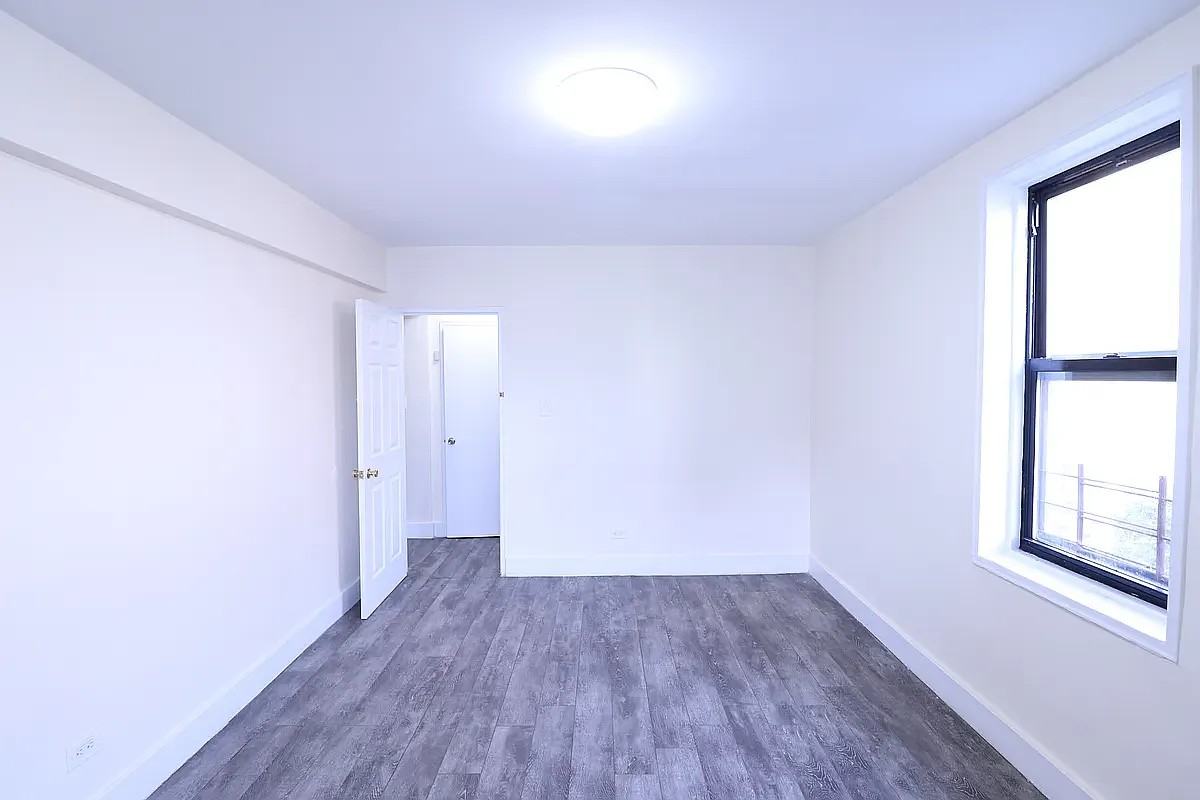 132-48 41st Road #4E - Photo 3 of 5