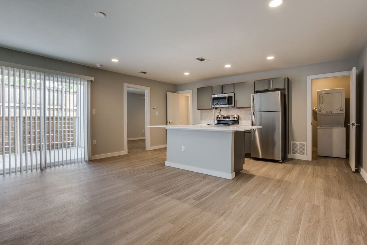 3328 Cedarplaza Ln - Photo 2 of 21