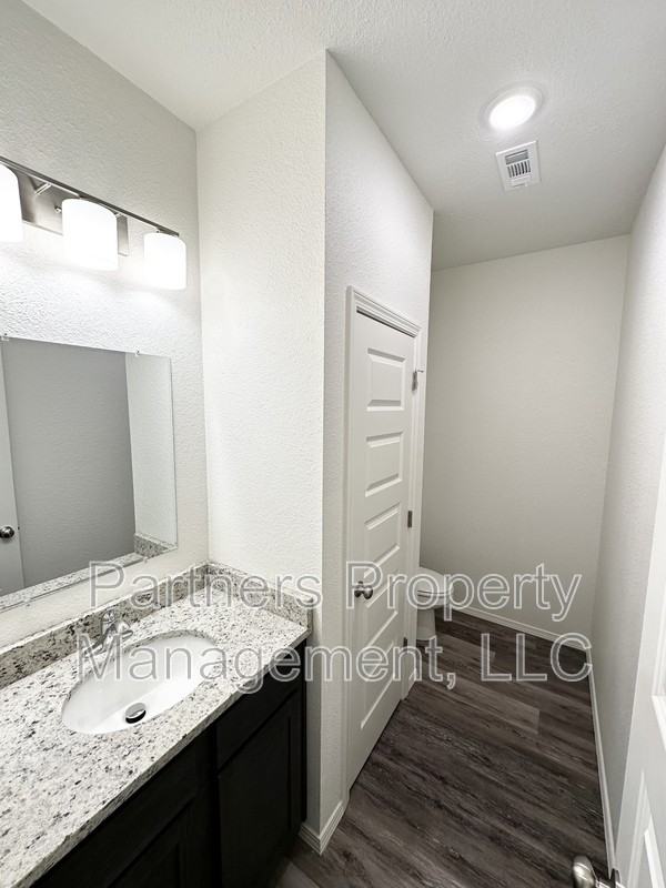 928 S Amarillo Ave - Photo 6 of 11