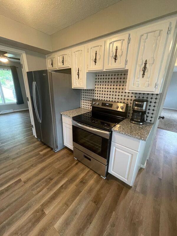 2556 W Cardinal St - Photo 5 of 29