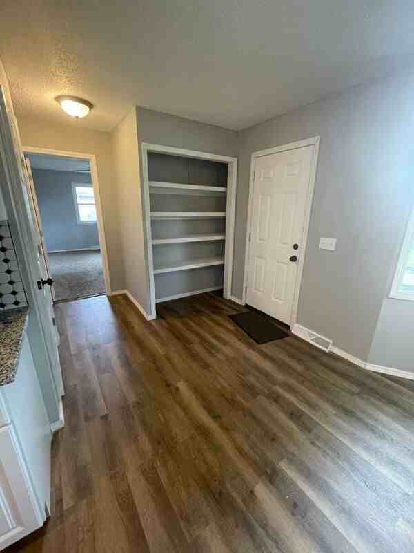 2556 W Cardinal St - Photo 7 of 29