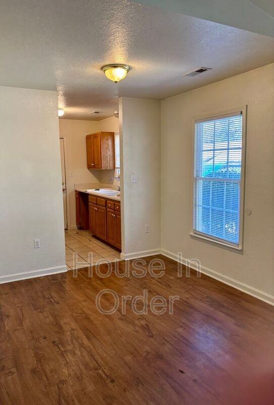 41 Atkins St #D1 - Photo 4 of 15