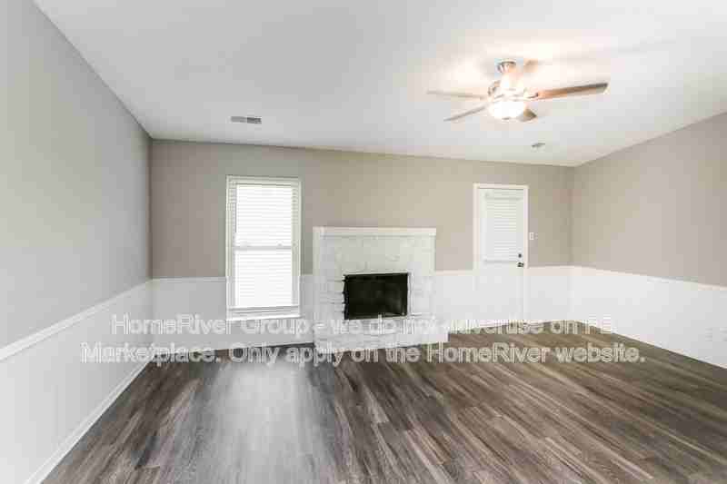 2366 Champaign St - Photo 3 of 19