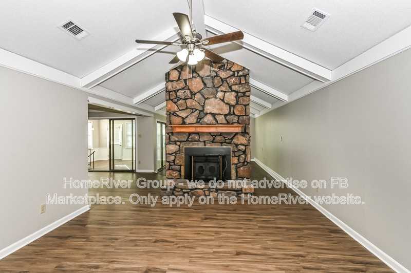 9693 Pine Point Dr - Photo 3 of 18