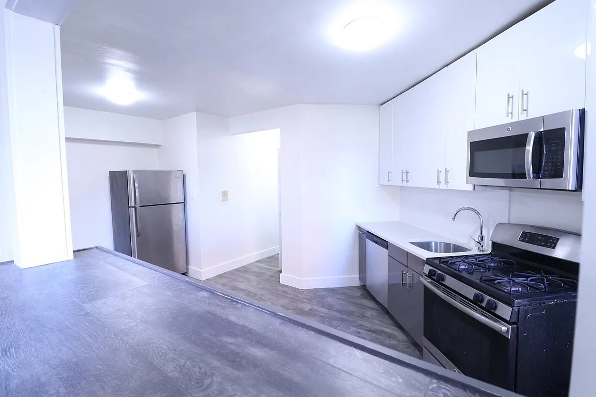 132-61 Sanford Avenue #3E - Photo 6 of 8