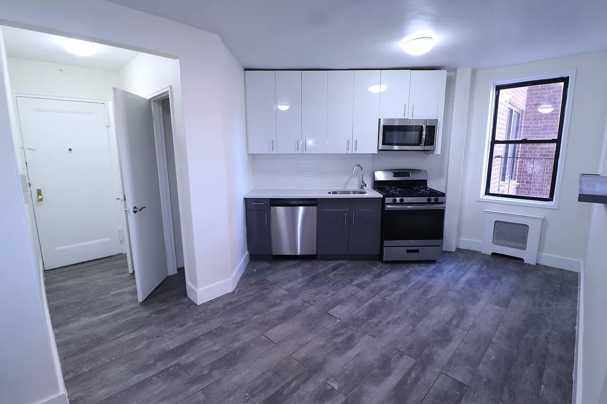 132-61 Sanford Avenue #3E - Photo 7 of 8