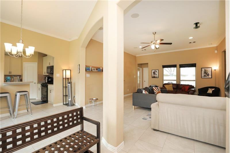 6615 Goldspier St - Photo 5 of 37