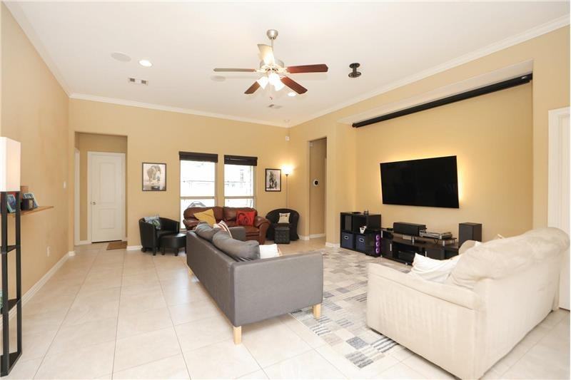 6615 Goldspier St - Photo 6 of 37