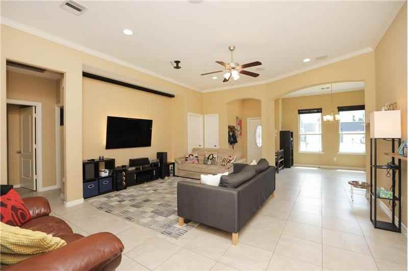 6615 Goldspier St - Photo 7 of 37