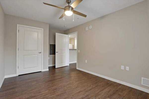 211 West St #8 - Photo 4 of 5