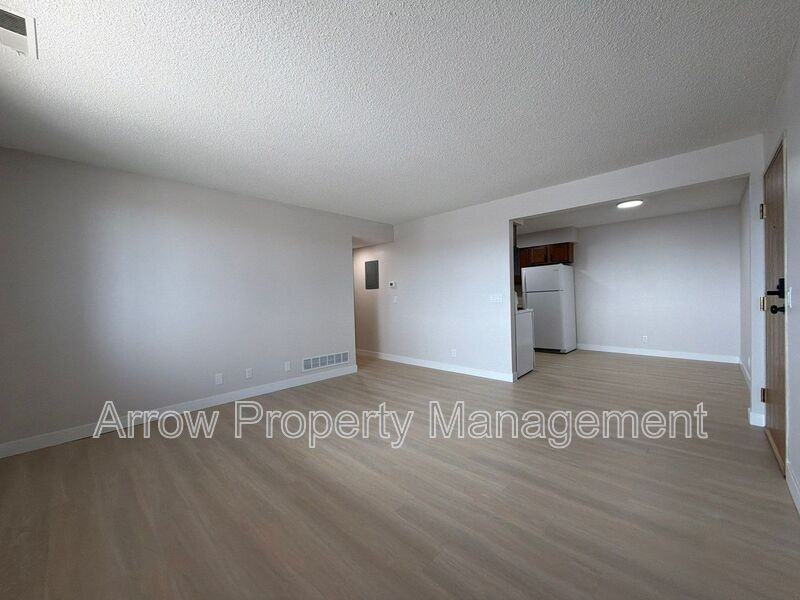 535 W Saunders Ave #3 - Photo 4 of 12