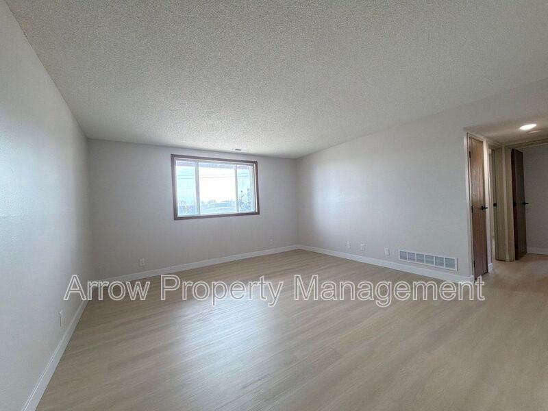 535 W Saunders Ave #3 - Photo 5 of 12