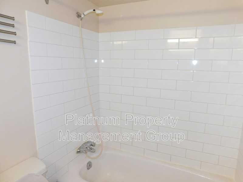 322 6 Ave Ne #41 - Photo 7 of 9