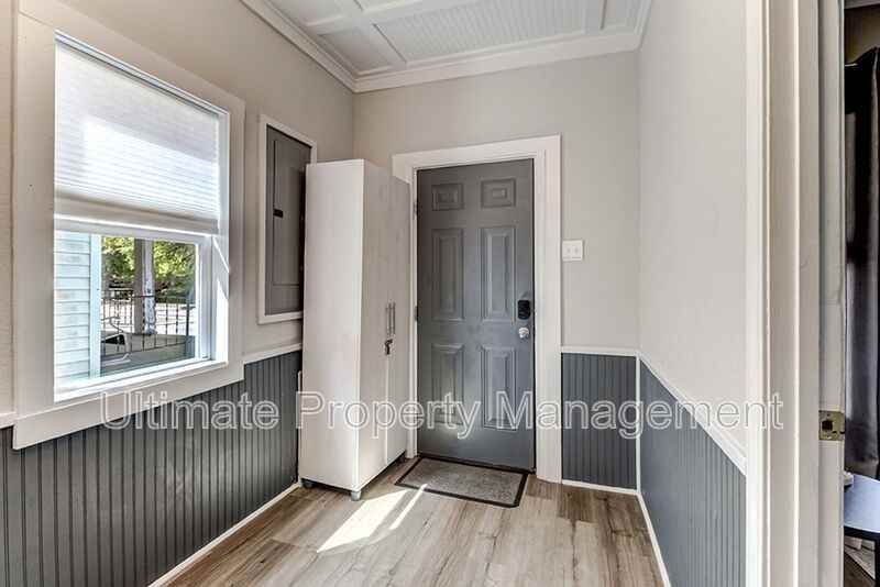 1307 S 3rd St - Photo 4 of 25