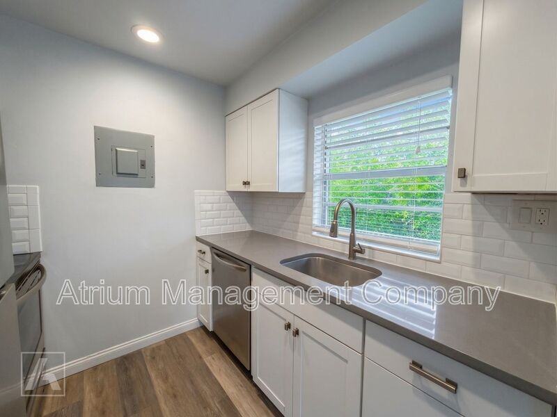 931 W Preston St #8 - Photo 7 of 19