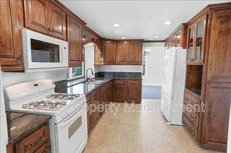 28012 Florence Ln - Photo 5 of 23