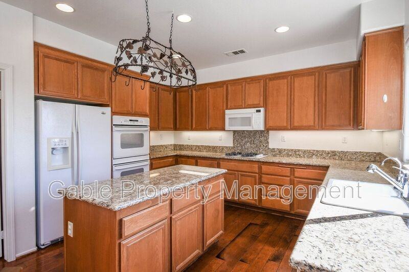 29541 Big Bend Pl - Photo 7 of 24