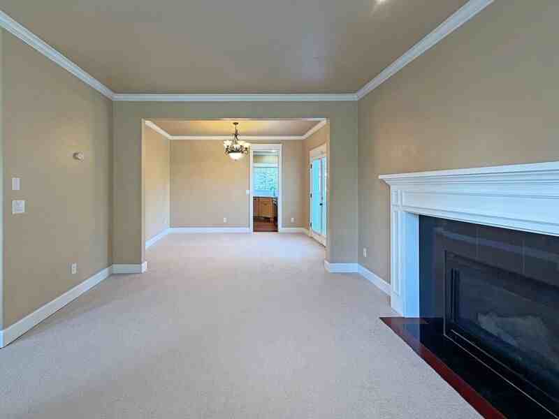 520 Honeysuckle Ln - Photo 4 of 35