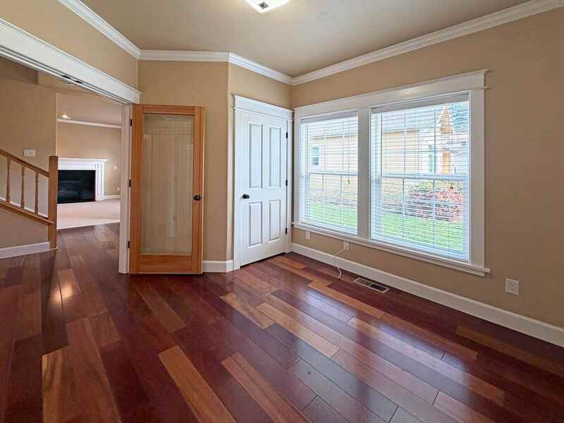 520 Honeysuckle Ln - Photo 7 of 35