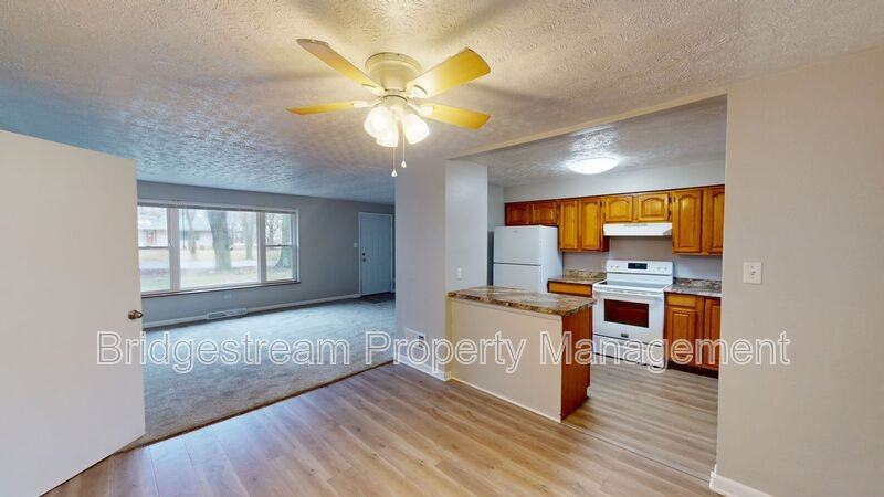 4246 Lyndell Dr - Photo 4 of 12