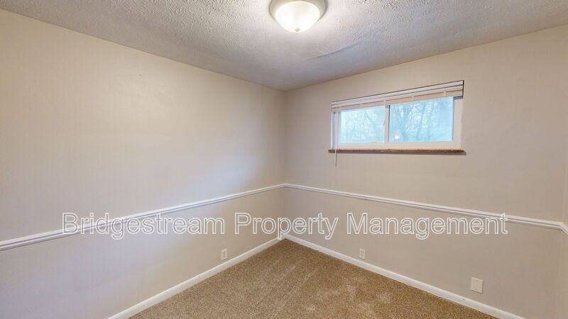 4246 Lyndell Dr - Photo 6 of 12