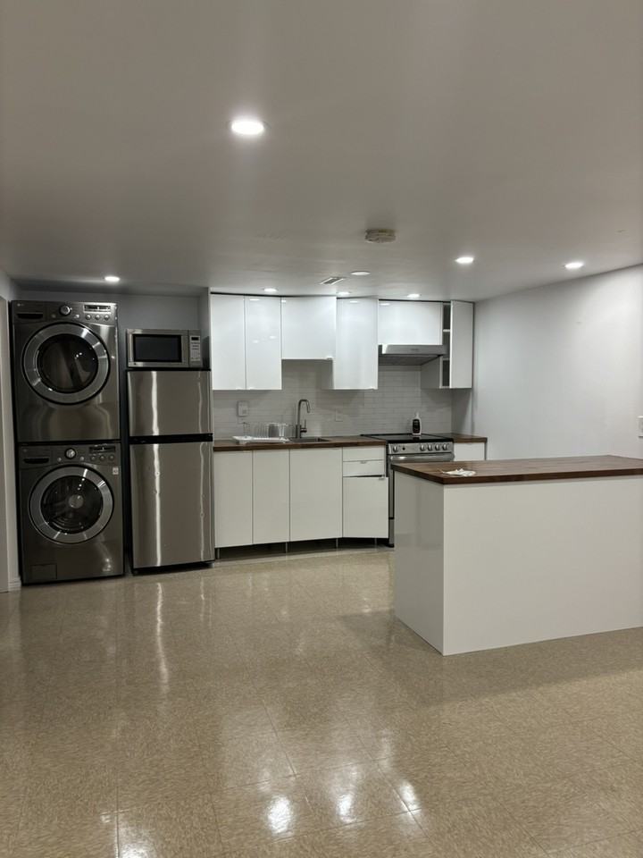 Jardine Pl - Photo 2 of 5