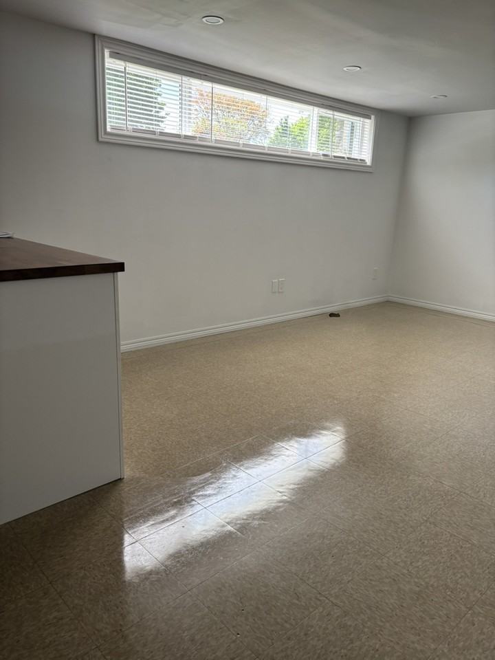 Jardine Pl - Photo 3 of 5