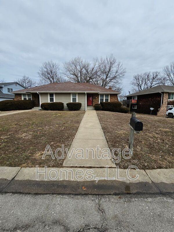 11418 E 71st St - Photo 2 of 31