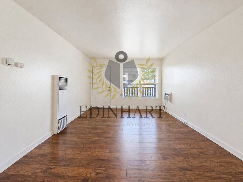 1916 E Hunter Ave - Photo 4 of 16