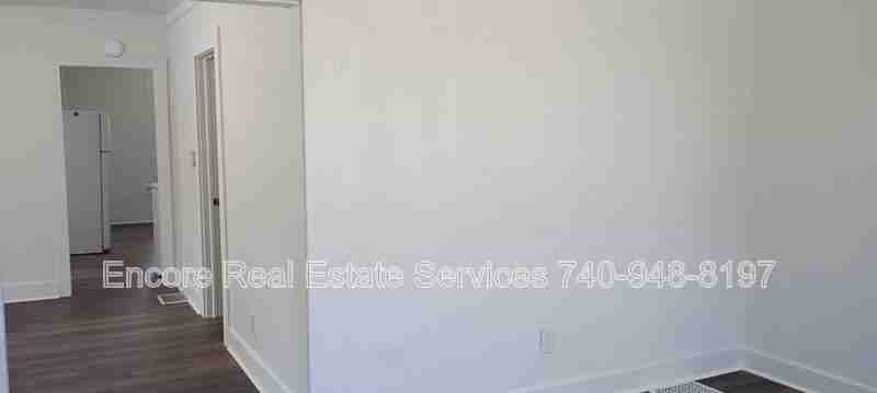 97 Allen St - Photo 6 of 25