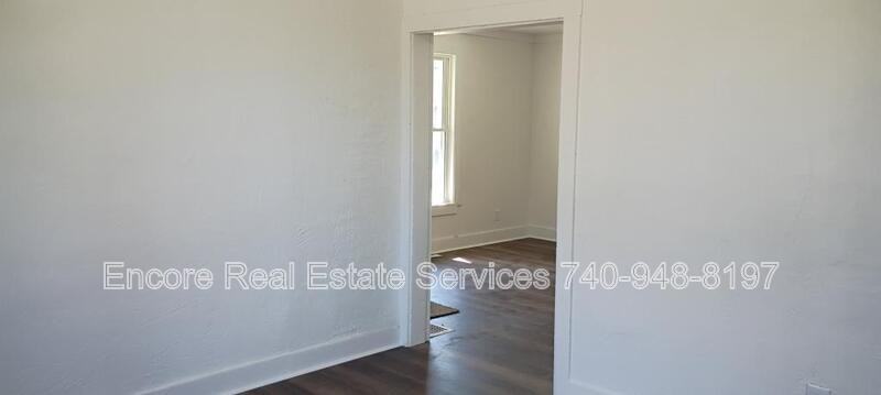 97 Allen St - Photo 7 of 25