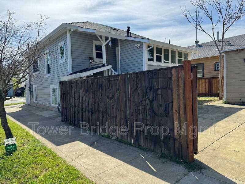 3897 7th Ave - Photo 3 of 34