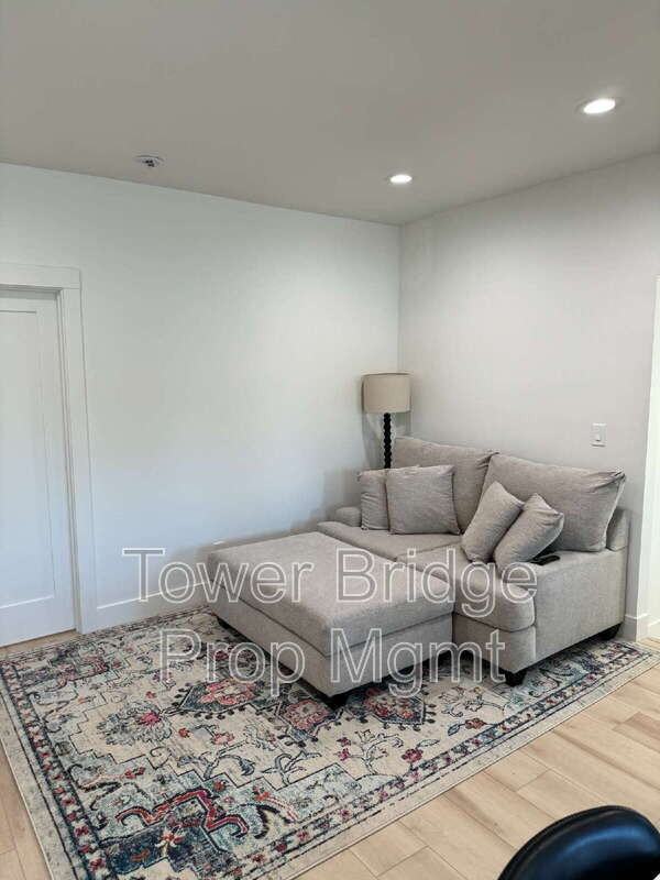 3897 7th Ave - Photo 7 of 34