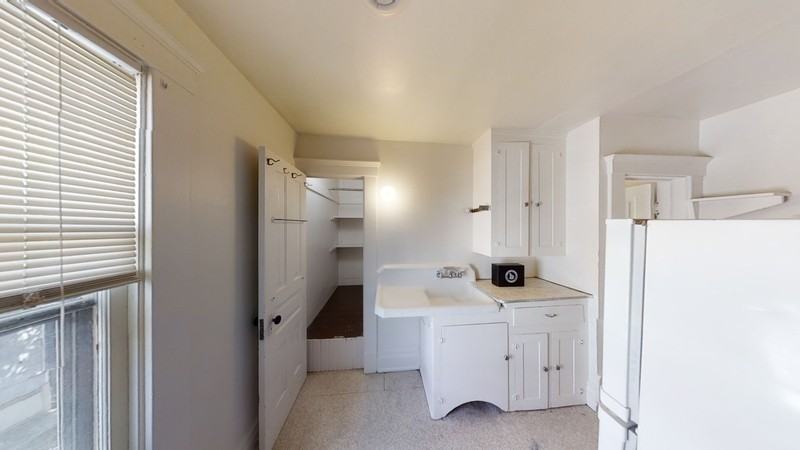 802 E Kingsley St #2 - Photo 5 of 33