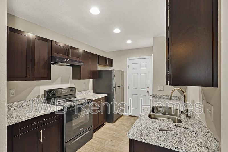 3838 Perry St - Photo 2 of 23